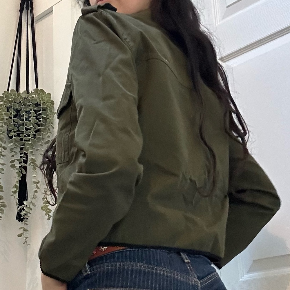 Shacket - Picture 2 of 5